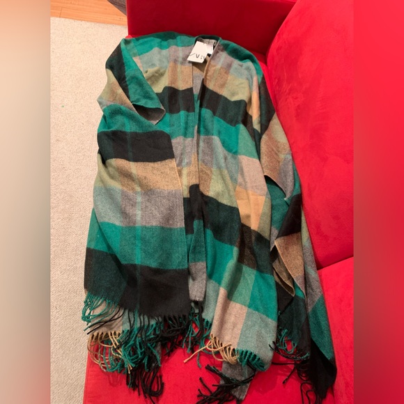 Zara plaid cape - Picture 14 of 15